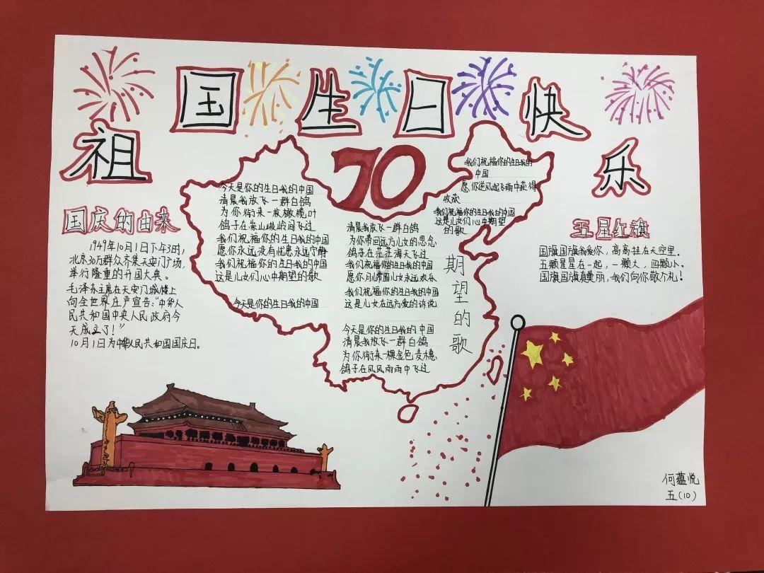 女生在洛阳应天门摆摊卖文创 临到跟前却“反悔”了