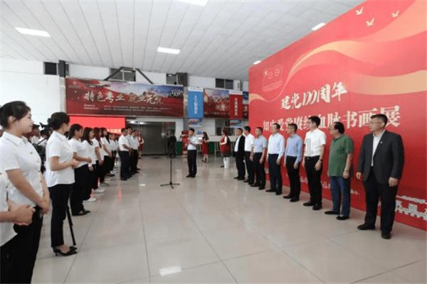 演员休息时都在干嘛?唐僧躲树林里抽烟,看到杨紫可以笑一整天