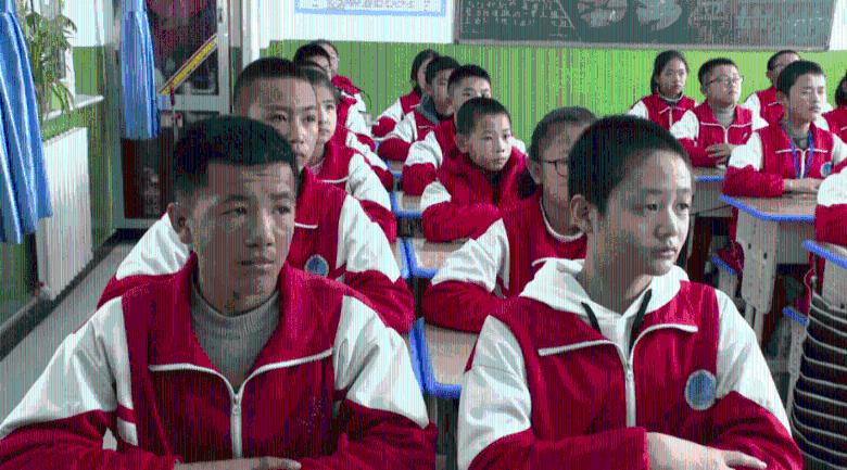 移植者可通过意念控制手机