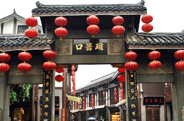 漳墩镇:遵守交通法规 安全文明出行