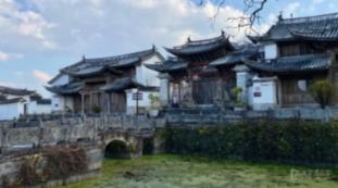 用「自动驾驶充电宝」给新能源车补能，纵目科技推出蚕丛机器人
