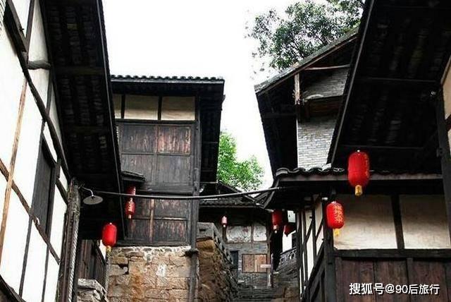 酒桌上座次讲究多，这6个规矩你要懂，切莫乱坐惹人烦